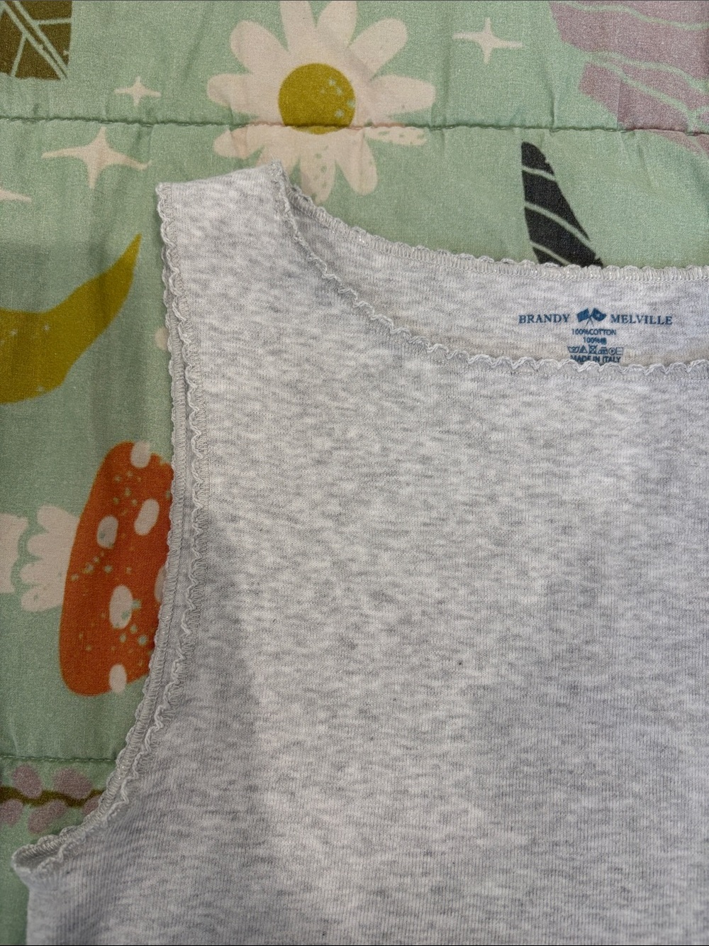 Brandy Melville NWOT Heather Gray Tank - Picture 4 of 4